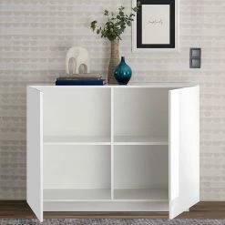 121x90x44 2-türige Kommode Auf Sockel - Kerym -Landuva Shop 121x90x44 2 tuerige kommode auf sockel in weiss hochglanz kerym 02