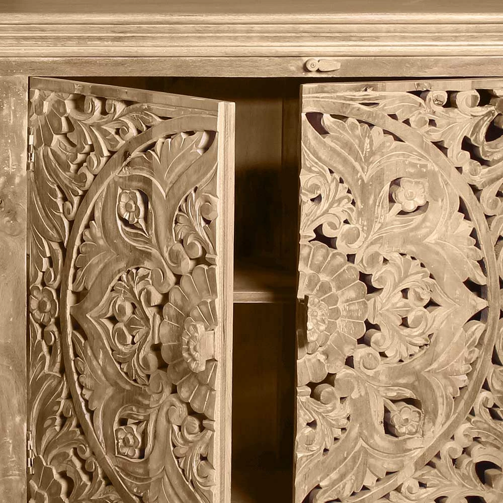 180x90x45 4-türiges Sideboard im Ethno Stil - Runiasa 180x90x45 4-türiges Sideboard Im Ethno Stil - Runiasa -Landuva Shop 180x90x45 4 tueriges sideboard im ethno stil aus white wash holz mit schnitzerei runiasa 05