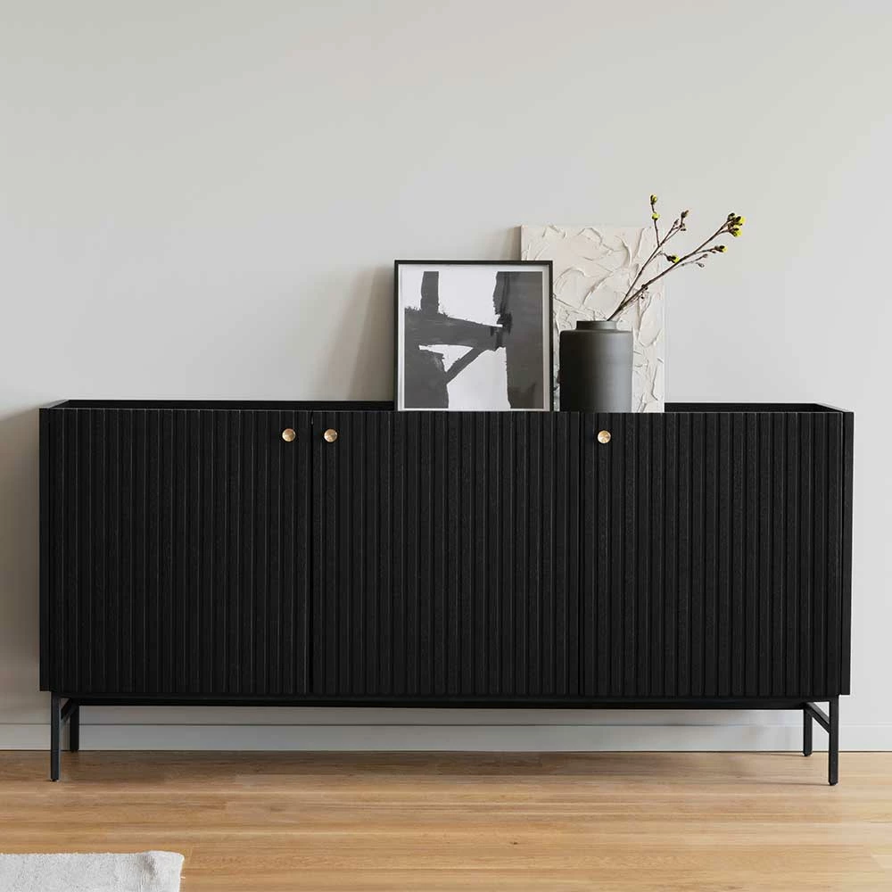 3-türiges Sideboard in Schwarz - Hemorian 3-türiges Sideboard In Schwarz - Hemorian -Landuva Shop 3 tueriges sideboard in schwarz mit metallgriffen 160x75x40 hemorian 01